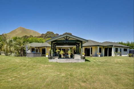 Photo of property in 100 Cohrs Road, Poukawa, Hastings, 4178
