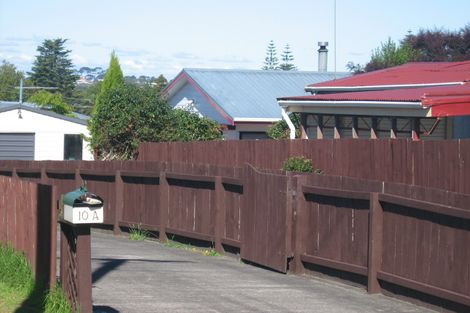 Photo of property in 2/12 Hinekohu Street, New Lynn, Auckland, 0600