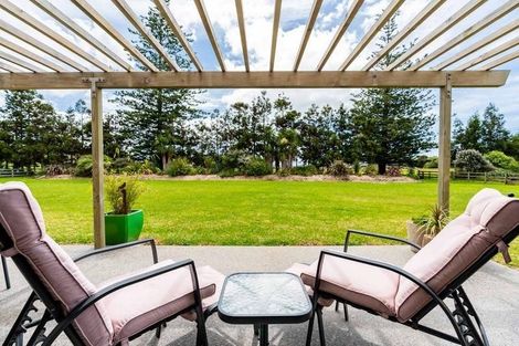 Photo of property in 25 Johnson Point Road, Waipu, 0582