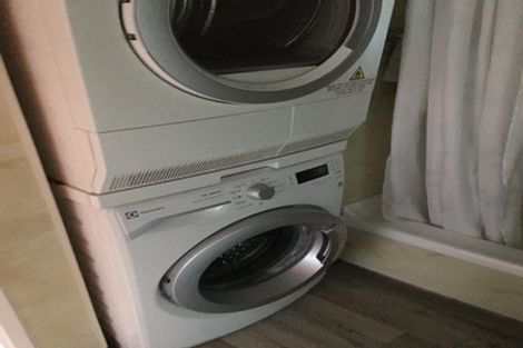 Photo of property in 70 Hobson Street, Thorndon, Wellington, 6011