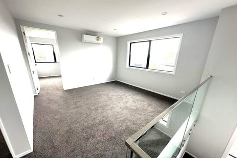 Photo of property in 25a Borrowdace Avenue, Botany Downs, Auckland, 2010