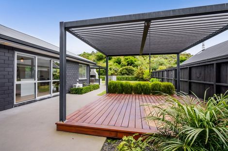 Photo of property in 13 Birdie Lane, Waiwhakaiho, New Plymouth, 4312