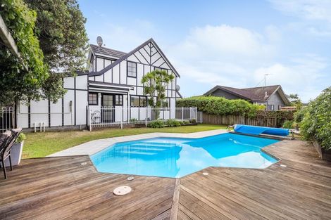Photo of property in 129 Seaview Road, Paraparaumu Beach, Paraparaumu, 5032