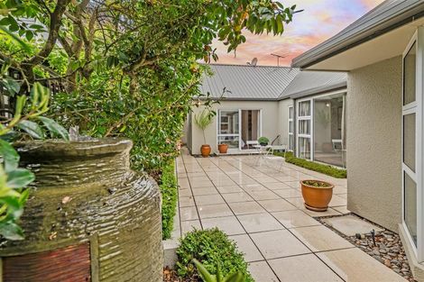 Photo of property in 27 Tui Street, Fendalton, Christchurch, 8041
