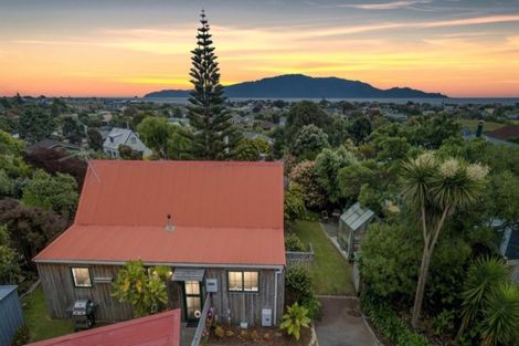 Photo of property in 18 Campion Road, Waikanae Beach, Waikanae, 5036