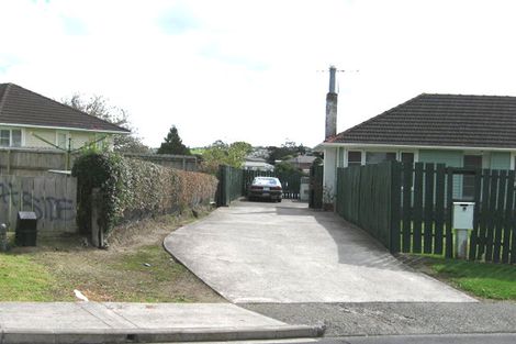 Photo of property in 8 Glenford Lane, Te Atatu Peninsula, Auckland, 0610