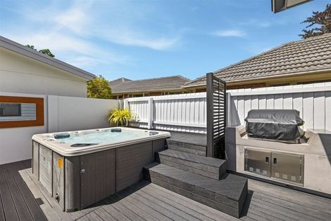 Photo of property in 1 Sunningvale Lane, Ilam, Christchurch, 8053