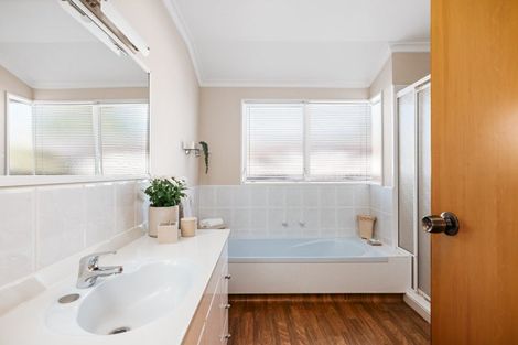 Photo of property in 86 Edgecumbe Road, Tauranga, 3110