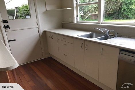 Photo of property in 12 Lifford Place, Awapuni, Palmerston North, 4412