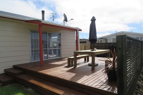 Photo of property in 18a Shortt Street, Foxton Beach, Foxton, 4815