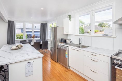 Photo of property in 194 Clarkin Road, Fairfield, Hamilton, 3214