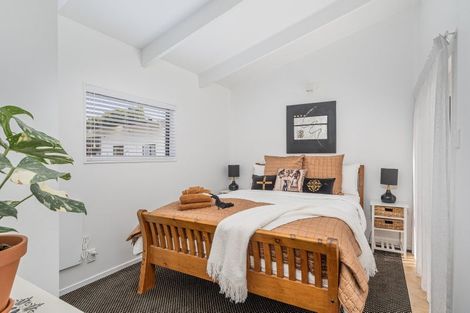 Photo of property in 32 Julian Road, Onemana, Whangamata, 3691