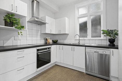 Photo of property in 350a The Terrace, Te Aro, Wellington, 6011