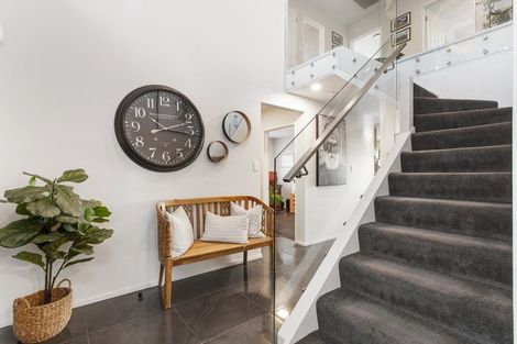 Photo of property in 28 Highcrest Heights, Westmorland, Christchurch, 8025