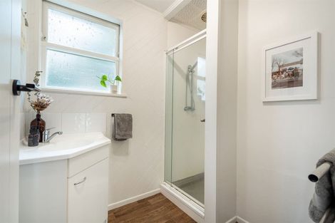 Photo of property in 19 Beeche Place, Birkdale, Auckland, 0626