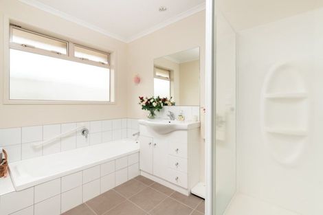 Photo of property in 11 Petrel Place, Welcome Bay, Tauranga, 3112