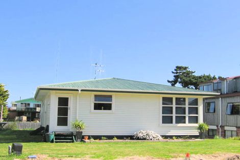 Photo of property in 134 Karewa Parade, Papamoa Beach, Papamoa, 3118