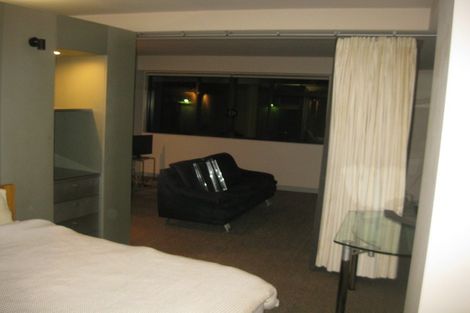 Photo of property in Gerondis Bldg Apartments, 406/60 Willis Street, Wellington Central, Wellington, 6011