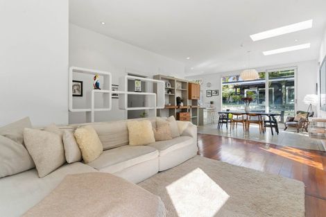 Photo of property in 28 Regina Street, Westmere, Auckland, 1022