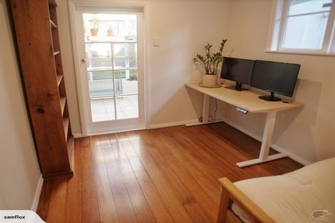 Photo of property in 36 Ashleigh Crescent, Miramar, Wellington, 6022