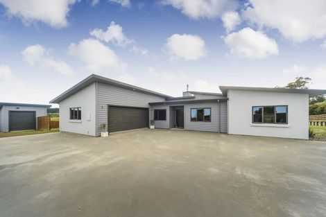 Photo of property in 45e Briarwood Road, Kelvin Grove, Palmerston North, 4470