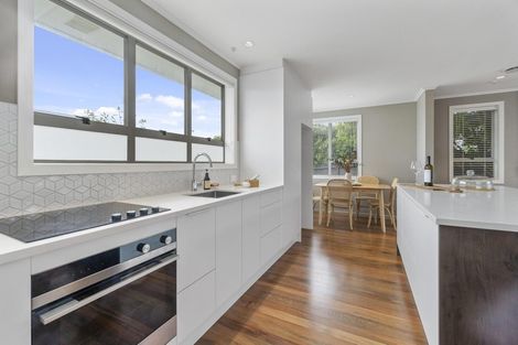 Photo of property in 3 Harding Avenue, Te Atatu South, Auckland, 0610