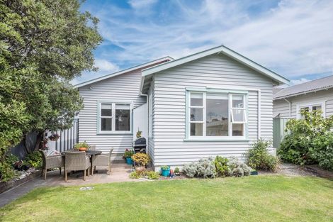 Photo of property in 23 Resolution Street, Lyall Bay, Wellington, 6022