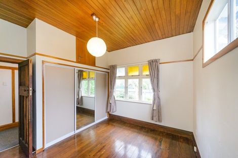 Photo of property in 25 Kingswood Street, Takaro, Palmerston North, 4412