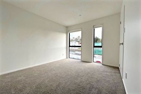 Photo of property in 57 Morihana Close, Glen Eden, 0602