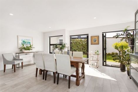 Photo of property in 2a Wairarapa Terrace, Merivale, Christchurch, 8014