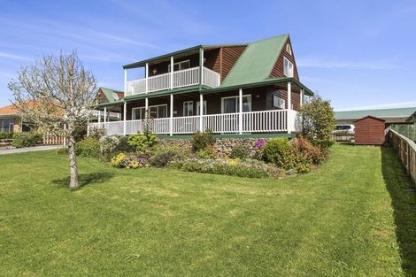 Photo of property in 7 Puriri Street, Raglan, 3225