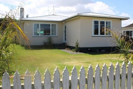 Photo of property in 188 Cornfoot Street, Castlecliff, Whanganui, 4501