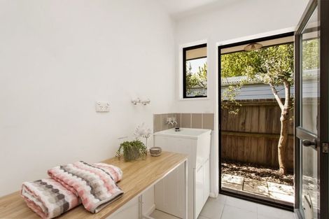 Photo of property in 2/30 Lees Road, Strowan, Christchurch, 8052