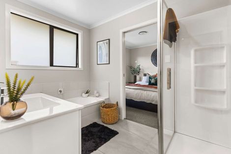 Photo of property in 57 Benmore Crescent, Pyes Pa, Tauranga, 3112