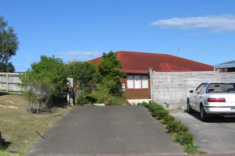 Photo of property in 43 Mandeville Place, Unsworth Heights, Auckland, 0632