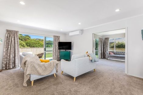 Photo of property in 31 Aspiring Terrace, Aotea, Porirua, 5024