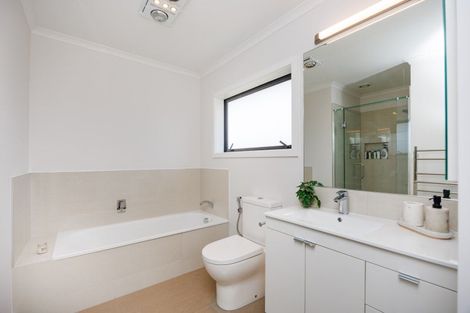 Photo of property in 18 Thomson Street, West End, Palmerston North, 4412