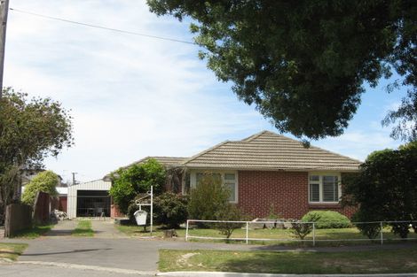 Photo of property in 44 Emlyn Place, Avondale, Christchurch, 8061