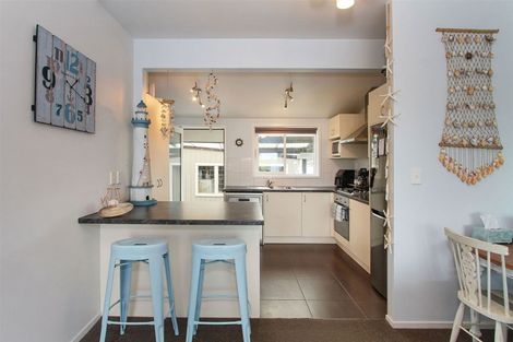 Photo of property in 92 Wharf Road, Clarks Beach, Pukekohe, 2679