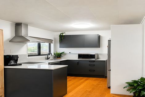 Photo of property in 2/56 Waipani Road, Te Atatu Peninsula, Auckland, 0610