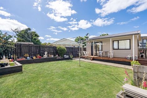 Photo of property in 18 Dungarvon Place, Clendon Park, Auckland, 2103