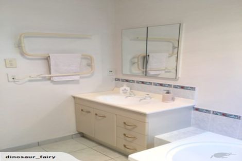 Photo of property in 20 Wendy Place, Heathcote Valley, Christchurch, 8022