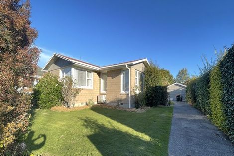 Photo of property in 17 Powell Crescent, Ilam, Christchurch, 8041