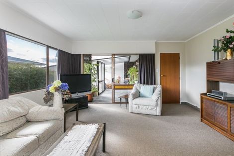 Photo of property in 6 Hinton Road, Taradale, Napier, 4112