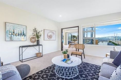 Photo of property in 20 Madeira Close, Whitby, Porirua, 5024