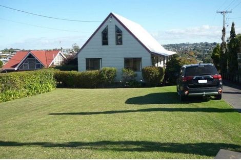 Photo of property in 22 Tindalls Bay Road, Tindalls Beach, Whangaparaoa, 0930