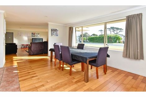 Photo of property in 14 Nicholas Gibbons Drive, Clendon Park, Auckland, 2103