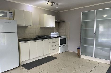 Photo of property in 29 Awaroa Road, Sunnyvale, Auckland, 0612