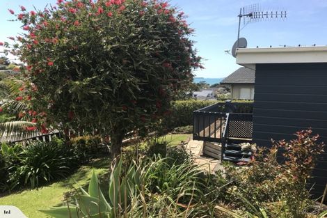 Photo of property in 47 Cheriton Road, Mellons Bay, Auckland, 2014