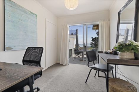 Photo of property in 79 Stanley Point Road, Stanley Point, Auckland, 0624